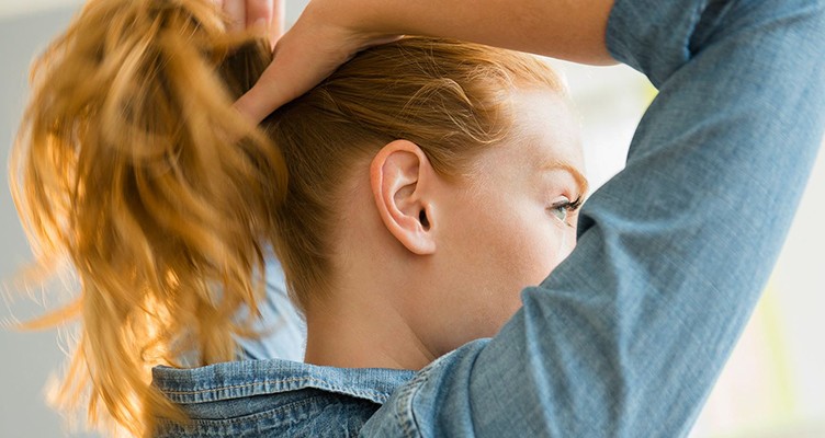 ۷ باور غلط درباره کم پشت شدن موی زنان