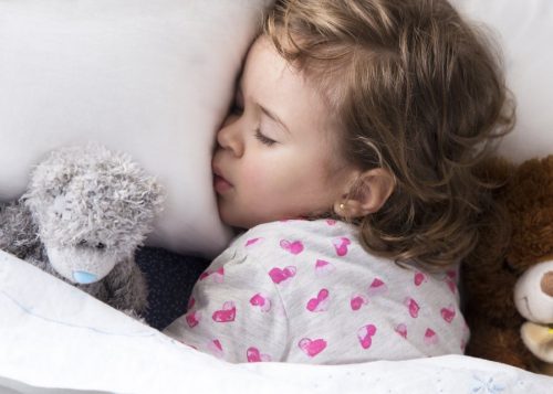 علت خروپف کردن کودکان در خواب چیست؟