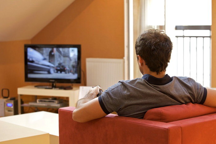 تماشای بیش از حد تلویزیون در سنین بالا منجر به ضعیف شدن حافظه می شود